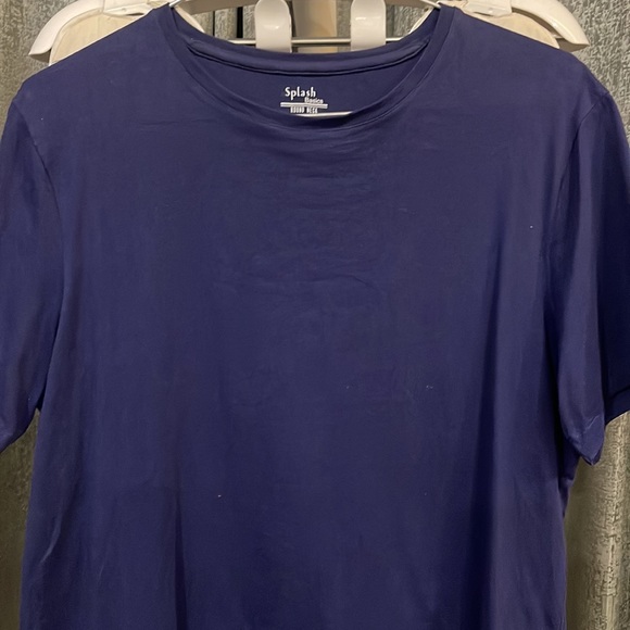 Smart Essential Basic Round Neck Tshirt - Picture 2 of 6
